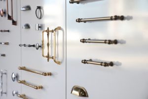 Choosing Hardware and Fixtures for Your Kitchen
