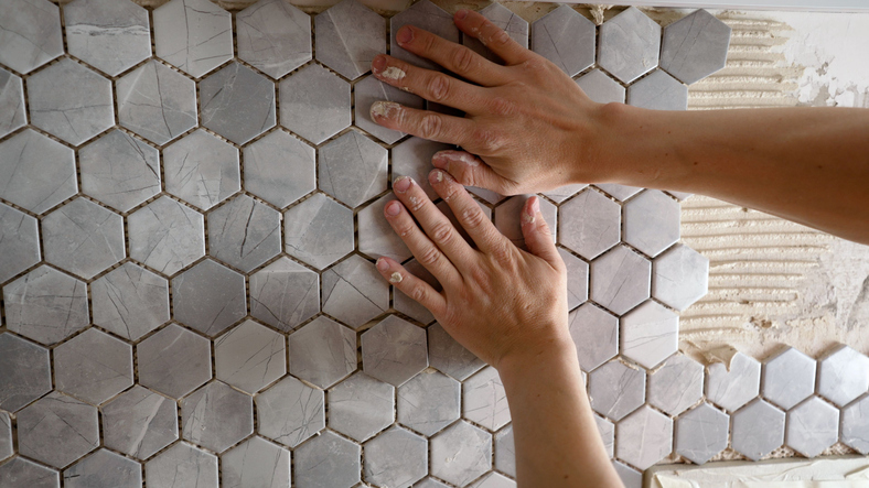The Warning Signs of Failing Bathroom Tile and Grout
